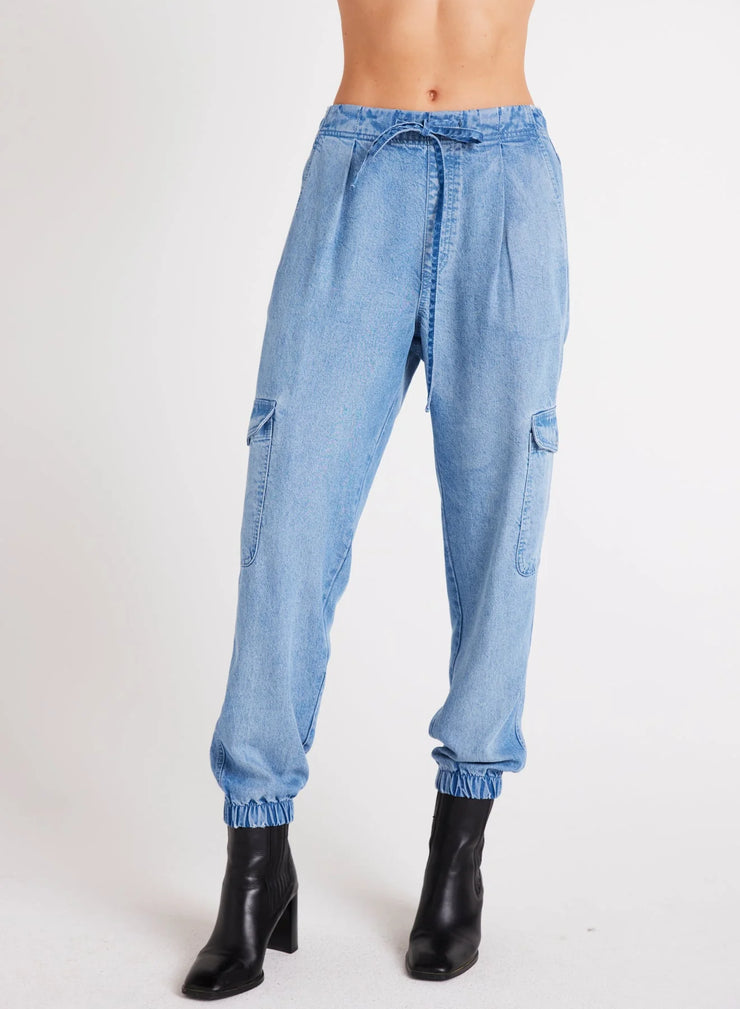 Bella Dahl Isla Pleated Vintage Jogger Horizon Wash