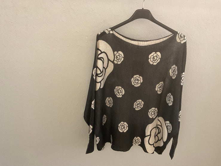 Sweater brand bazar black with flowers