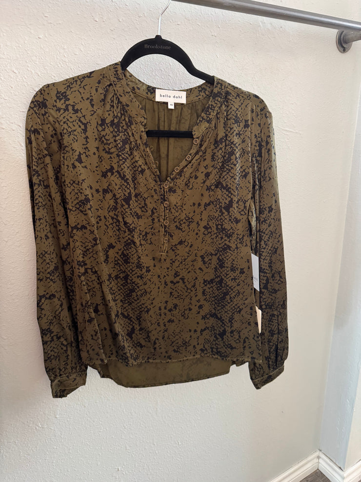 FC Bella Dahl Olive Snake Print Blouse